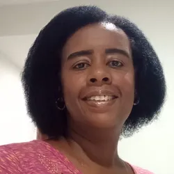Viviane S.